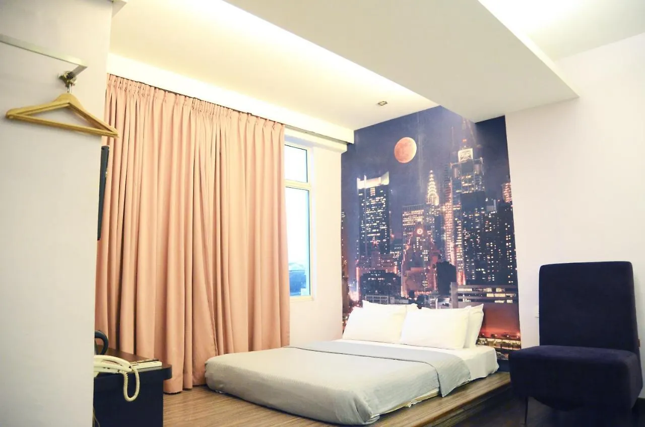 Newland Hotel Johor Bahru 2*,